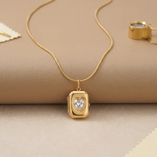 Elegant_Heart_Cut_Crystal_Pendant_Necklace_White