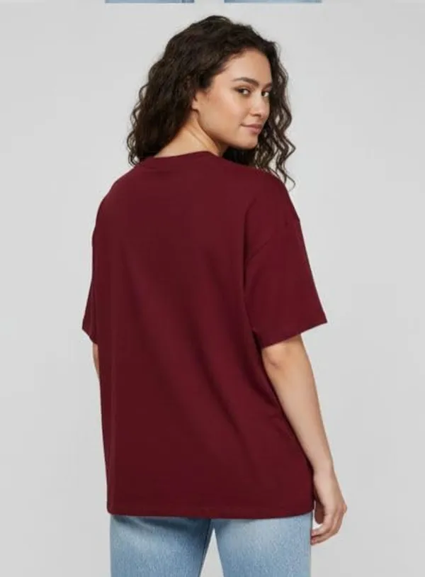 Maroon_Cotton_Oversized_Graphic_Print_T-Shirt_For_Women