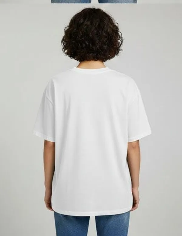 White_Cotton_Oversized_Graphic_T_Shirt_For_Women