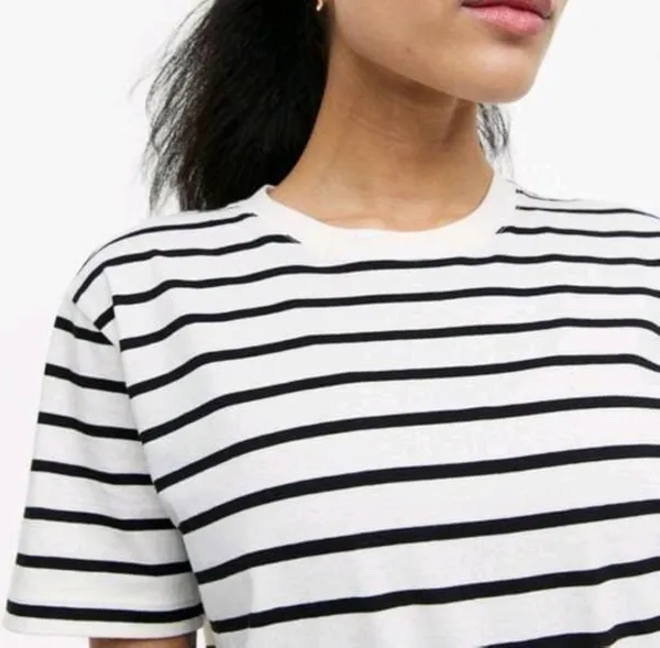 White_Cotton_Striped_Short_Sleeve_Pajama_Set_For_Women