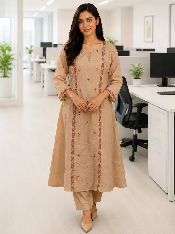 Beige_Cotton_Printed_Kurti_Set_For_Women