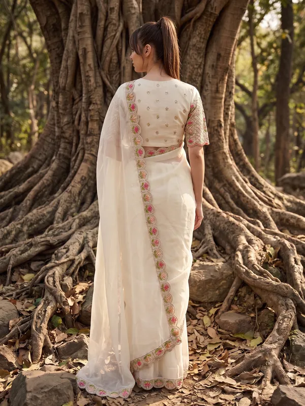 Off_White_Ready-to-Wear_Georgette_Saree_with_Beads_&_Sequin_Embroidery_Work