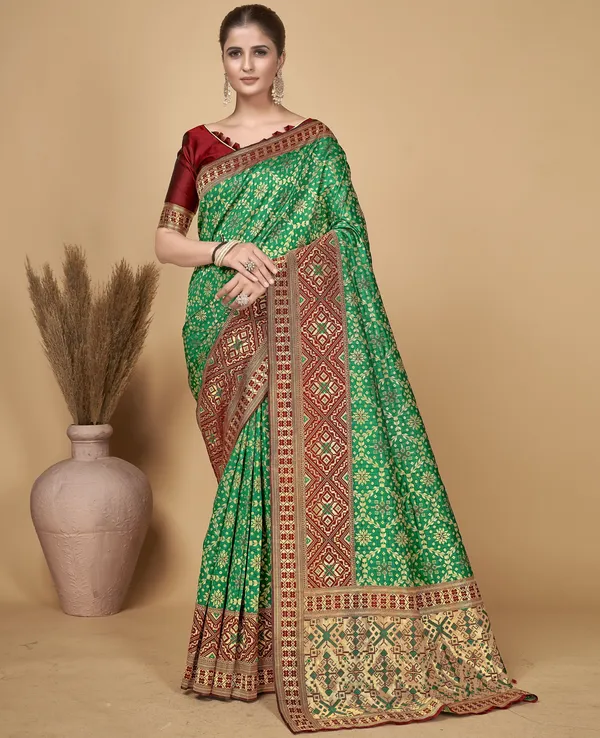 Green_Banarasi_Silk_Blend_Self_Design_Jacquard_Saree_For_Women_|_With_Blouse_Piece