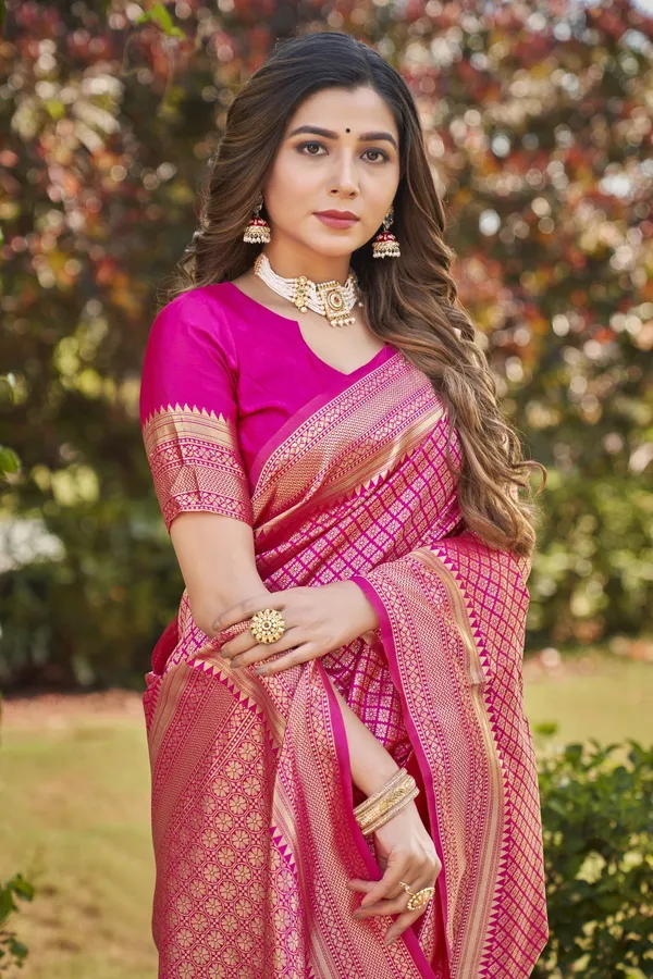 Pink_Georgette_Banarasi_Jacquard_Woven_Zari_Saree_For_Women_|_With_Blouse_Piece