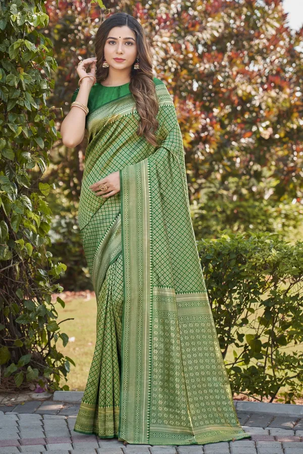 Green_Banarasi_Silk_Blend_Jacquard_Woven_Saree_For_Women_|_With_Blouse_Piece