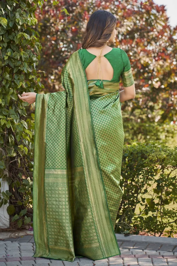 Green_Banarasi_Silk_Blend_Jacquard_Woven_Saree_For_Women_|_With_Blouse_Piece