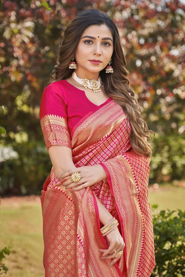 Pink_Banarasi_Silk_Jacquard_Golden_Zari_Woven_Saree_For_Women_|_With_Blouse_Piece