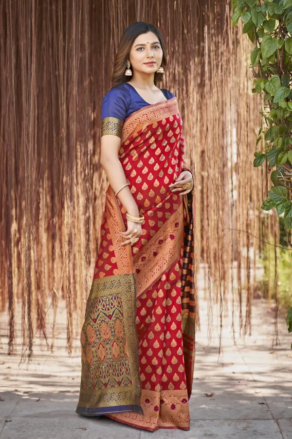 Red_Banarasi_Silk_Jacquard_Golden_Zari_Woven_Saree_For_Women_|_With_Blouse_Piece