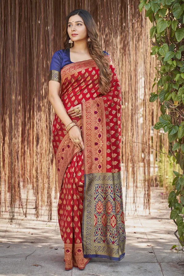 Red_Banarasi_Silk_Jacquard_Golden_Zari_Woven_Saree_For_Women_|_With_Blouse_Piece