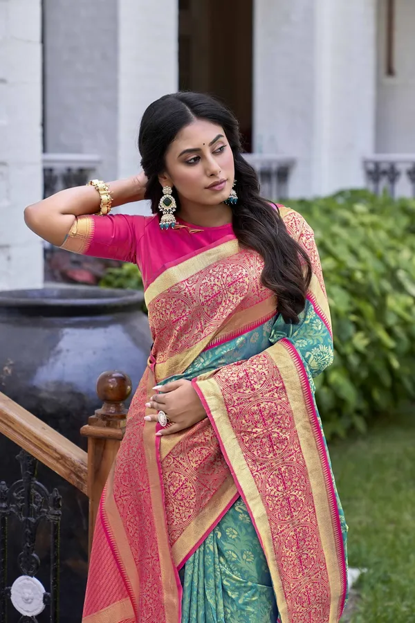 Light_Green_Banarasi_Silk_Jacquard_Zari_Woven_Saree_For_Women_|_With_Blouse_Piece