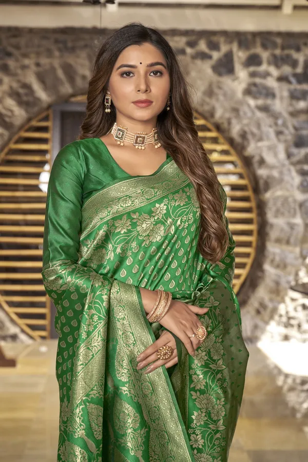 Green_Banarasi_Silk_Jacquard_Golden_Zari_Woven_Saree_For_Women_|_With_Blouse_Piece