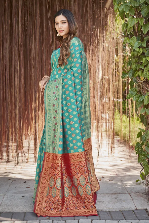 Sariya_Light_Green_Banarasi_Silk_Blend_Jacquard_Woven_Saree_For_Women_|_With_Blouse_Piece