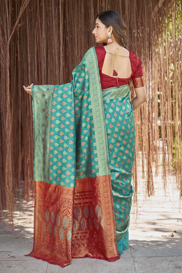 Sariya_Light_Green_Banarasi_Silk_Blend_Jacquard_Woven_Saree_For_Women_|_With_Blouse_Piece