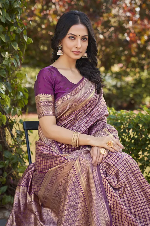 Wine_Banarasi_Silk_Blend_Jacquard_Woven_Zari_Saree_For_Women_|_With_Blouse_Piece