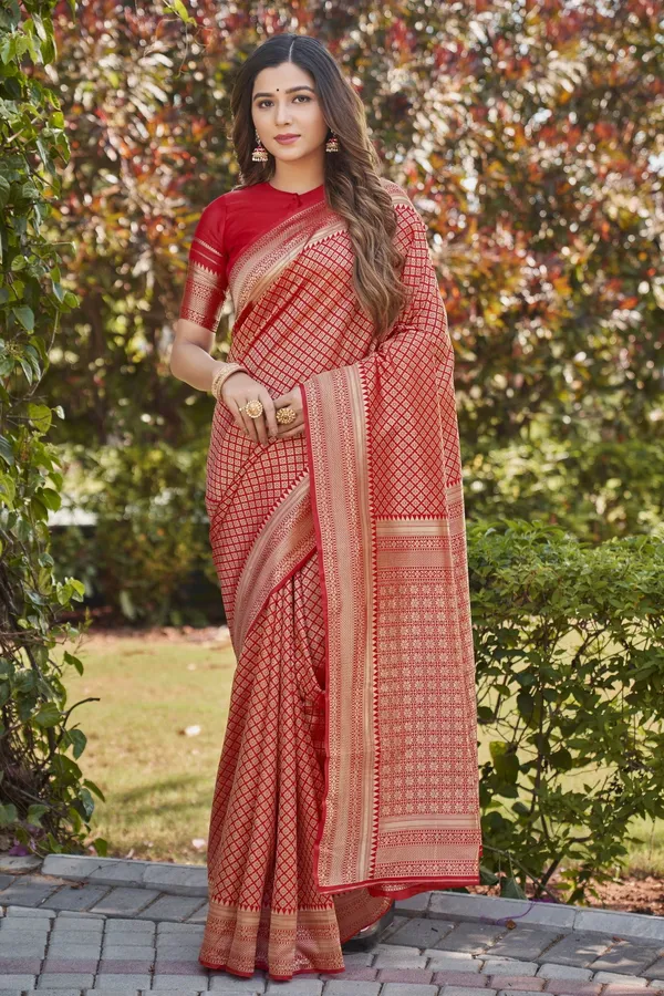 Red_Banarasi_Silk_Blend_Jacquard_Zari_Woven_Saree_For_Women_|_With_Blouse_Piece