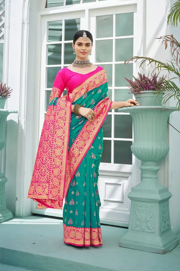 Light_Green_Banarasi_Silk_Jacquard_Zari_Woven_Contrast_Pallu_Saree_For_Women_|_With_Blouse_Piece