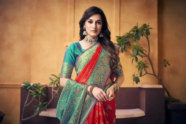 Red_Banarasi_Silk_Blend_Jacquard_Zari_Motif_Woven_Saree_For_Women_|_With_Blouse_Piece