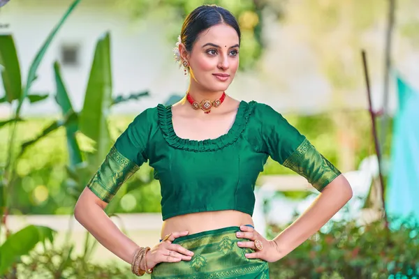 Light_Green_Georgette_Woven_Banarasi_Jacquard_Saree_For_Women_|_With_Blouse_Piece