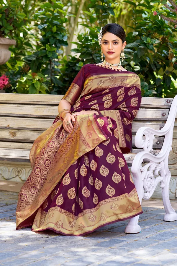Purple_Silk_Blend_Jacquard_Banarasi_Woven_Saree_For_Women_|_With_Blouse_Piece