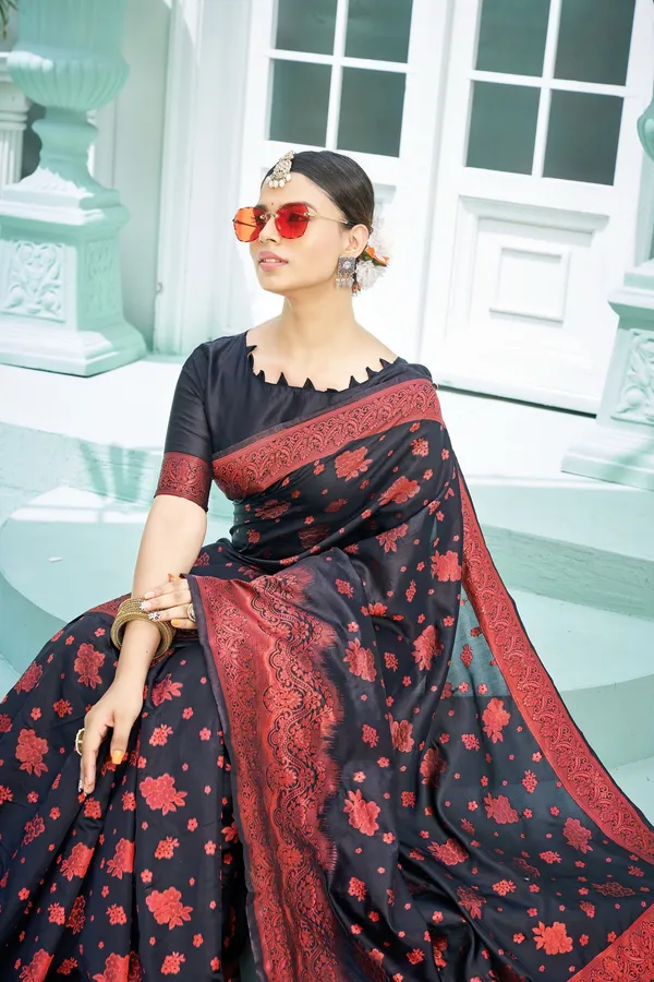 Sariya_Black_Banarasi_Jacquard_Woven_Motif_Silk_Blend_Saree_For_Women_|_With_Blouse_Piece