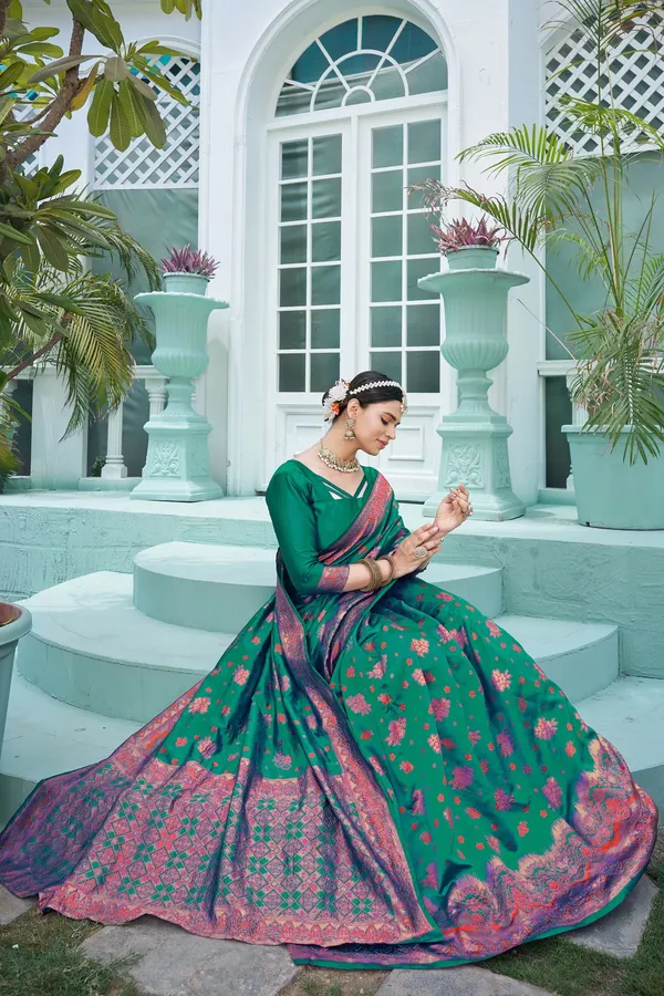 Light_Green_Banarasi_Silk_Jacquard_Red_Thread_Motif_Woven_Saree_For_Women_|_With_Blouse_Piece