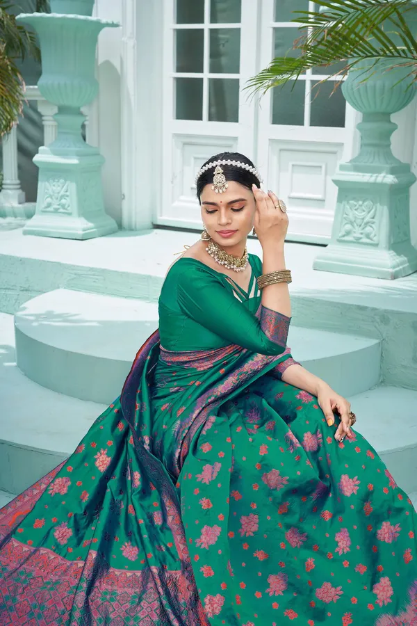 Light_Green_Banarasi_Silk_Jacquard_Red_Thread_Motif_Woven_Saree_For_Women_|_With_Blouse_Piece
