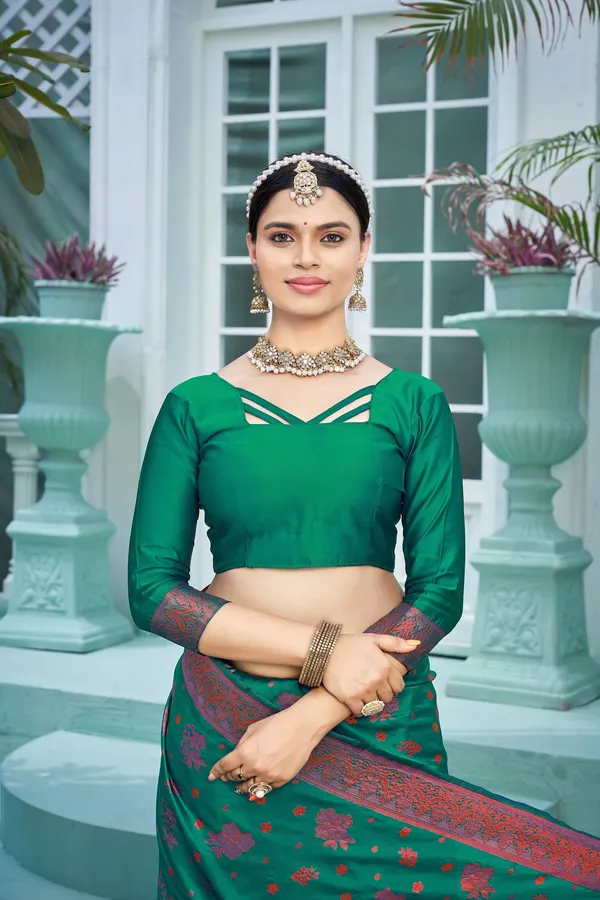 Light_Green_Banarasi_Silk_Jacquard_Red_Thread_Motif_Woven_Saree_For_Women_|_With_Blouse_Piece
