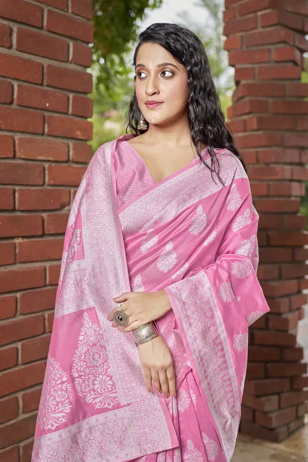 Pink_Banarasi_Jacquard_Silk_Blend_Floral_Woven_Saree_For_Women_|_With_Blouse_Piece