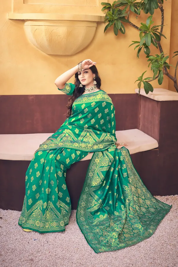 Light_Green_Georgette_Woven_Banarasi_Jacquard_Saree_For_Women_|_With_Blouse_Piece