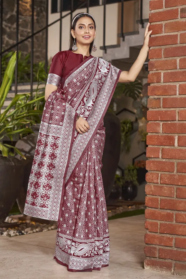 Sariya_Maroon_Banarasi_Jacquard_Floral_Motif_Silk_Blend_Saree_For_Women_|_With_Blouse_Piece