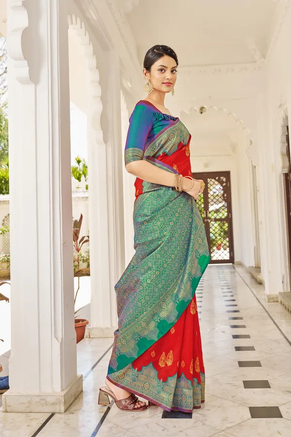 Red_Green_Silk_Blend_Jacquard_Banarasi_Contrast_Pallu_Saree_For_Women_|_With_Blouse_Piece