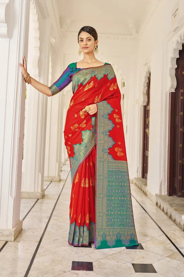 Red_Green_Silk_Blend_Jacquard_Banarasi_Contrast_Pallu_Saree_For_Women_|_With_Blouse_Piece