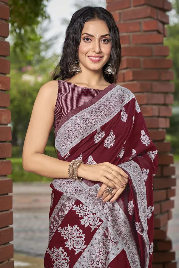 Maroon_Silk_Blend_Jacquard_Banarasi_Woven_Floral_Saree_For_Women_|_With_Blouse_Piece