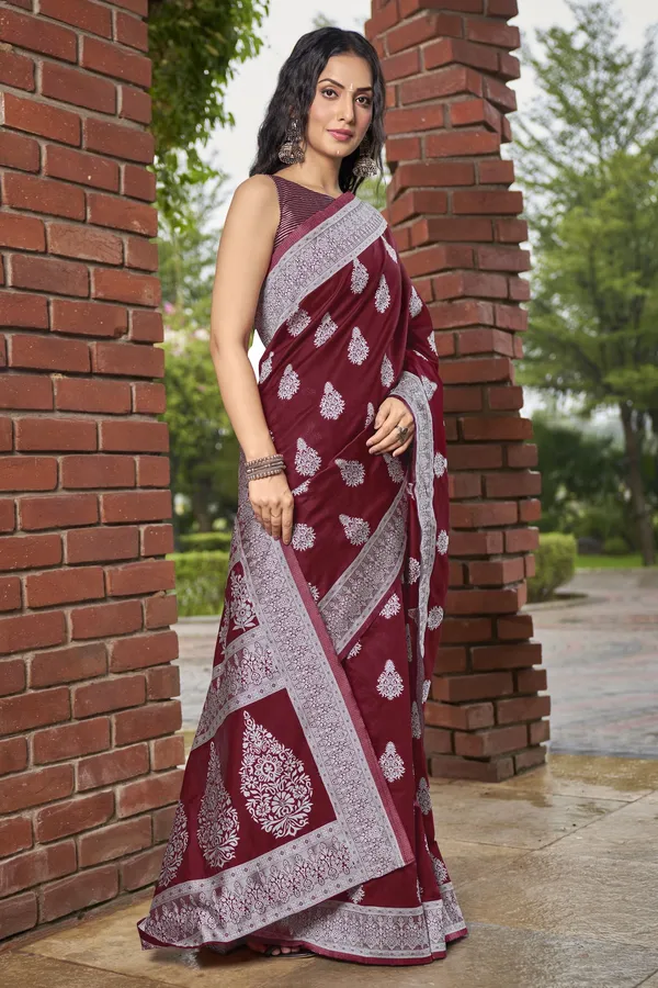 Maroon_Silk_Blend_Jacquard_Banarasi_Woven_Floral_Saree_For_Women_|_With_Blouse_Piece