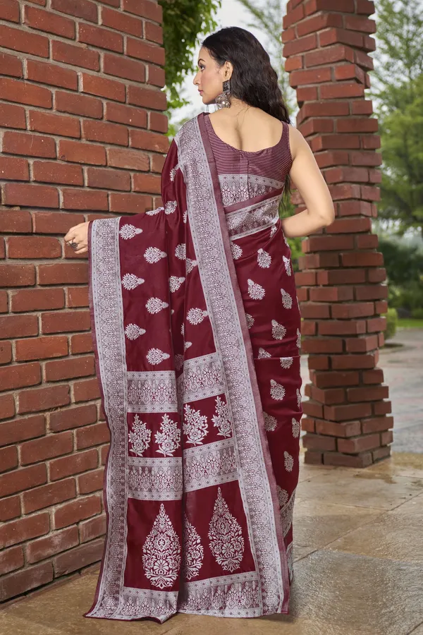 Maroon_Silk_Blend_Jacquard_Banarasi_Woven_Floral_Saree_For_Women_|_With_Blouse_Piece