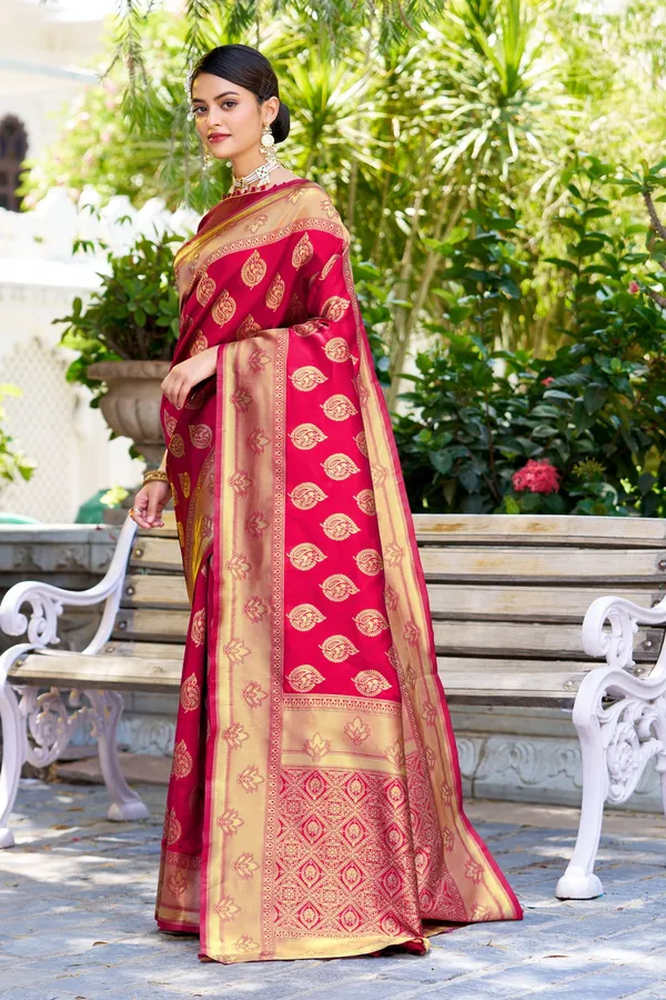 Sariya_Pink_Banarasi_Jacquard_Woven_Silk_Blend_Saree_For_Women_|_With_Blouse_Piece