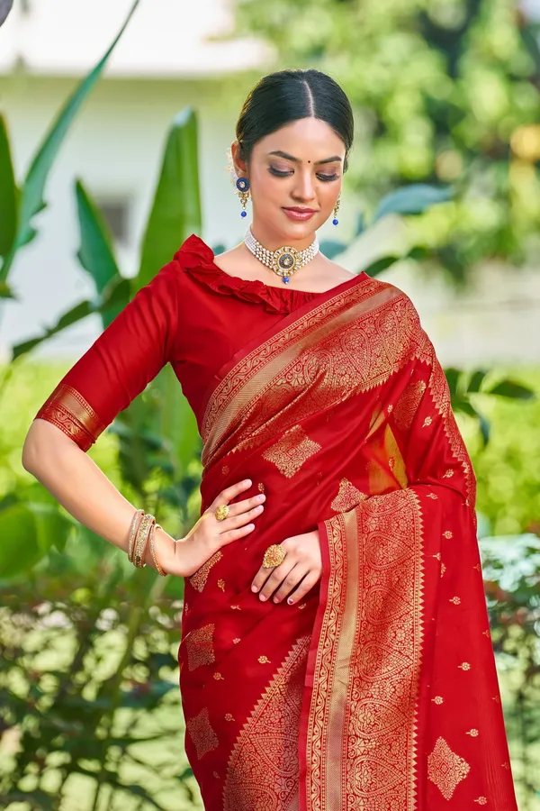 Red_Georgette_Banarasi_Jacquard_Woven_Motif_Saree_For_Women_|_With_Blouse_Piece