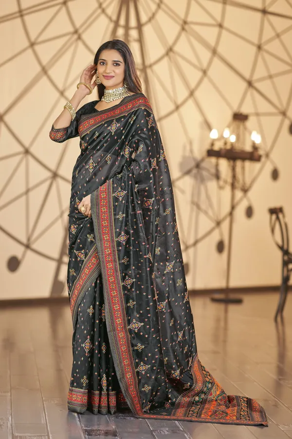 Black_Organza_Woven_Kanjivaram_Jacquard_Meenakari_Saree_For_Women_|_With_Blouse_Piece