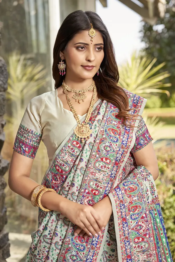 White_Silk_Blend_Jacquard_Banarasi_Meenakari_Woven_Saree_For_Women_|_With_Blouse_Piece
