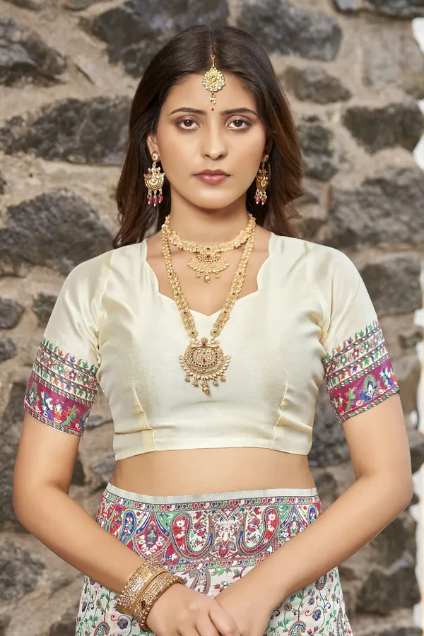 White_Silk_Blend_Jacquard_Banarasi_Meenakari_Woven_Saree_For_Women_|_With_Blouse_Piece