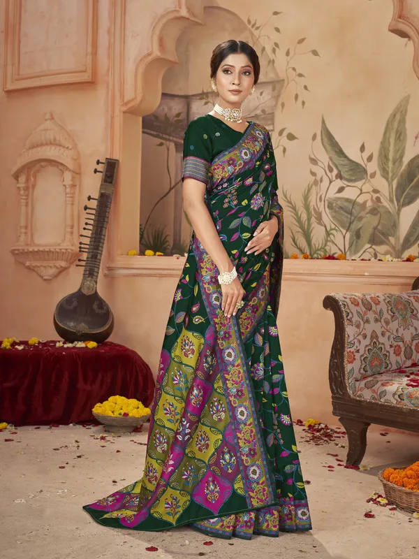 Green_Banarasi_Silk_Blend_Jacquard_Meenakari_Woven_Saree_For_Women_|_With_Blouse_Piece