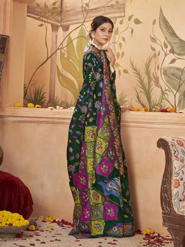 Green_Banarasi_Silk_Blend_Jacquard_Meenakari_Woven_Saree_For_Women_|_With_Blouse_Piece