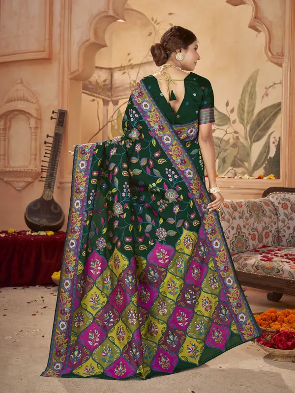 Green_Banarasi_Silk_Blend_Jacquard_Meenakari_Woven_Saree_For_Women_|_With_Blouse_Piece