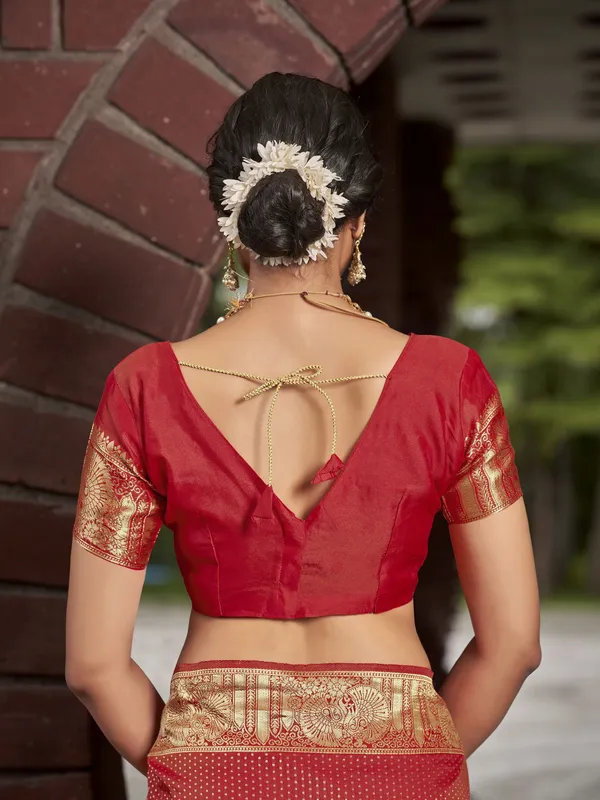 Red_Georgette_Banarasi_Jacquard_Woven_Saree_For_Women_|_With_Blouse_Piece