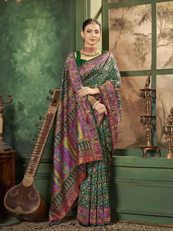 Green_Banarasi_Silk_Blend_Jacquard_Meenakari_Woven_Saree_For_Women_|_With_Blouse_Piece