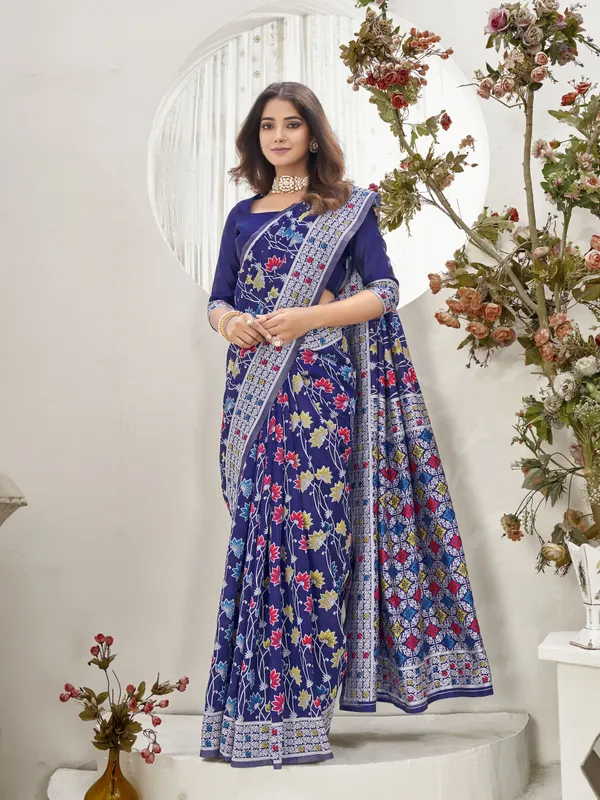Dark_Blue_Georgette_Jacquard_Floral_Woven_Silk_Blend_Saree_For_Women_|_With_Blouse_Piece