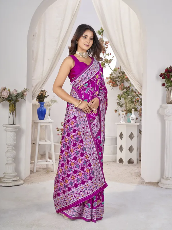Magenta_Silk_Blend_Jacquard_Woven_Banarasi_Saree_For_Women_|_With_Blouse_Piece