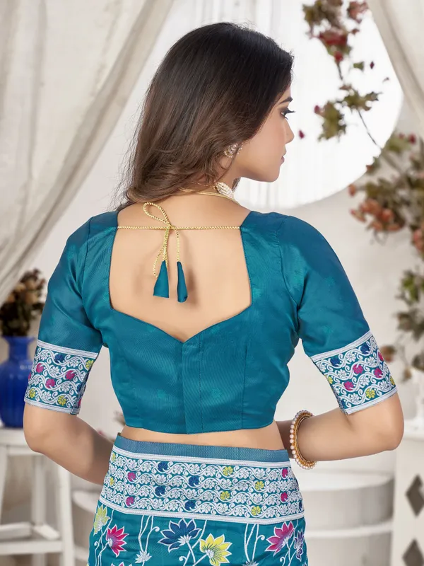 Firozi_Silk_Blend_Jacquard_Floral_Woven_Saree_For_Women_|_With_Blouse_Piece