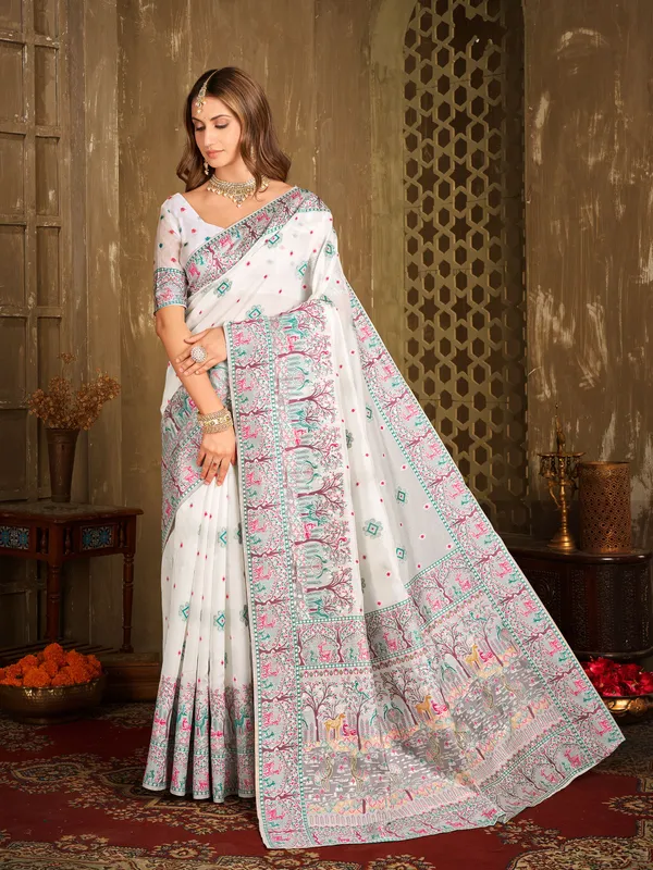 White_Banarasi_Silk_Blend_Jacquard_Woven_Saree_For_Women_|_With_Blouse_Piece