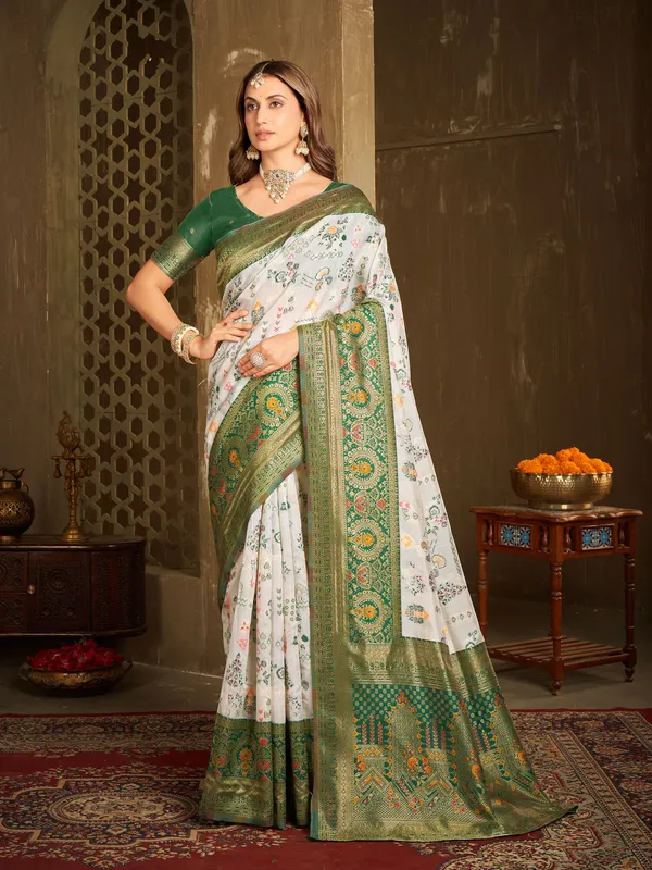 White_Green_Georgette_Kanjivaram_Silk_Blend_Saree_For_Women_|_With_Blouse_Piece